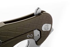 Lionsteel L.E. One Stonewash CPM-MagnaCut Karambit Blade Green Aluminum Handle Flipper Tab Close Up