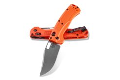 Benchmade 15535 Taggedout Satin CPM-154 Clip-Point Blade Orange Grivory Handle Front Side Open and Back Side Closed Diagonal