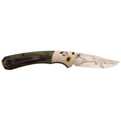 Benchmade Mini Crooked River 2022 Artist Series Casey Underwood Limited Edition Mallard Duck CPM-S30V Clip-point Engraved Plain Blade Contoured Stabilized Green Wood Handle Engraved Aluminum Bolster Stainless Steel Liners Yellow Anodized Aluminum Pivot Ring White G10 Backspacer Back Side Open